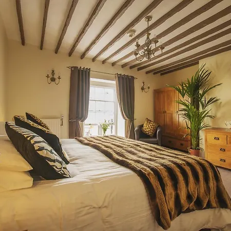 Hotel Molesworth Arms 3*