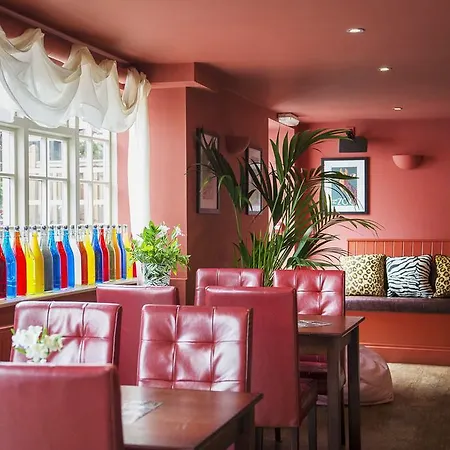 Molesworth Arms 3*