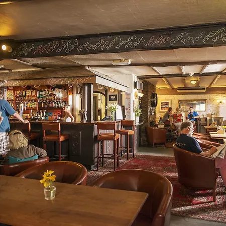 Molesworth Arms Hotel