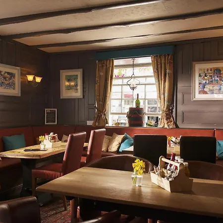 Molesworth Arms